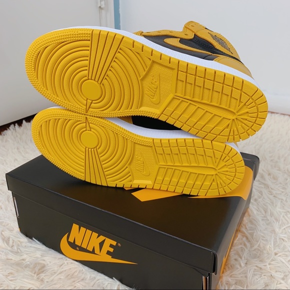 NEW Nike Air Jordan 1 Retro High OS GS Pollen Size 5Y / W6.5 - Picture 4 of 5